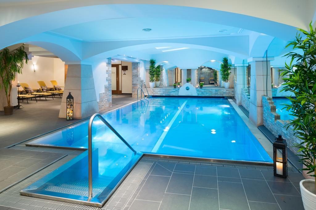 Sporthotel Cristall Fulpmes Exterior photo